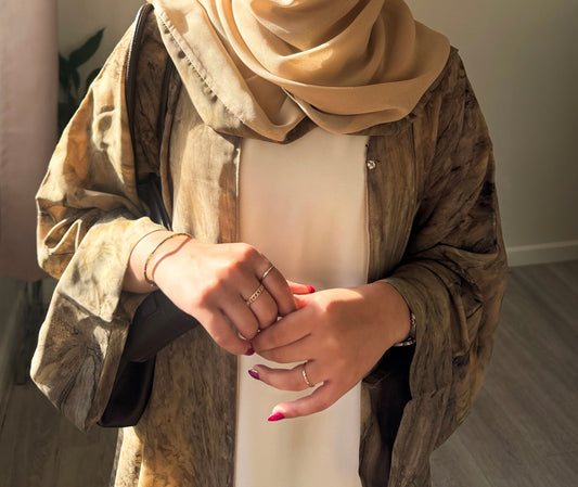 Al-Ula Marble Abaya with Coordinated Scarf